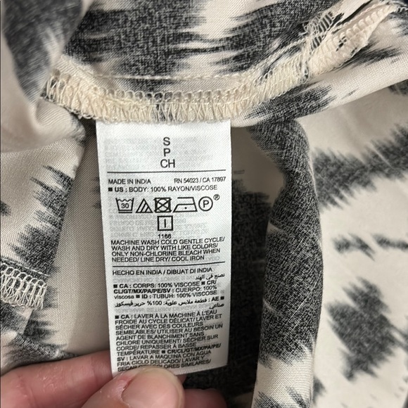 Old Navy Black and White Halter Maxi Sundress - Picture 5 of 5